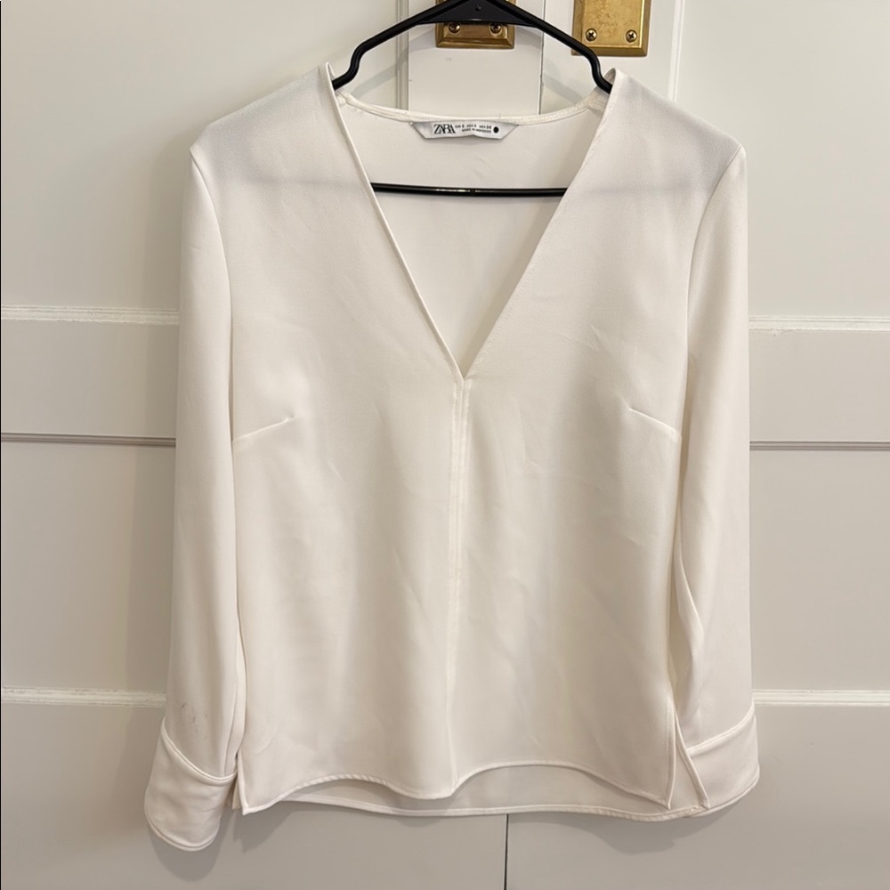 Zara Women's Cream V-Neck Blouse
